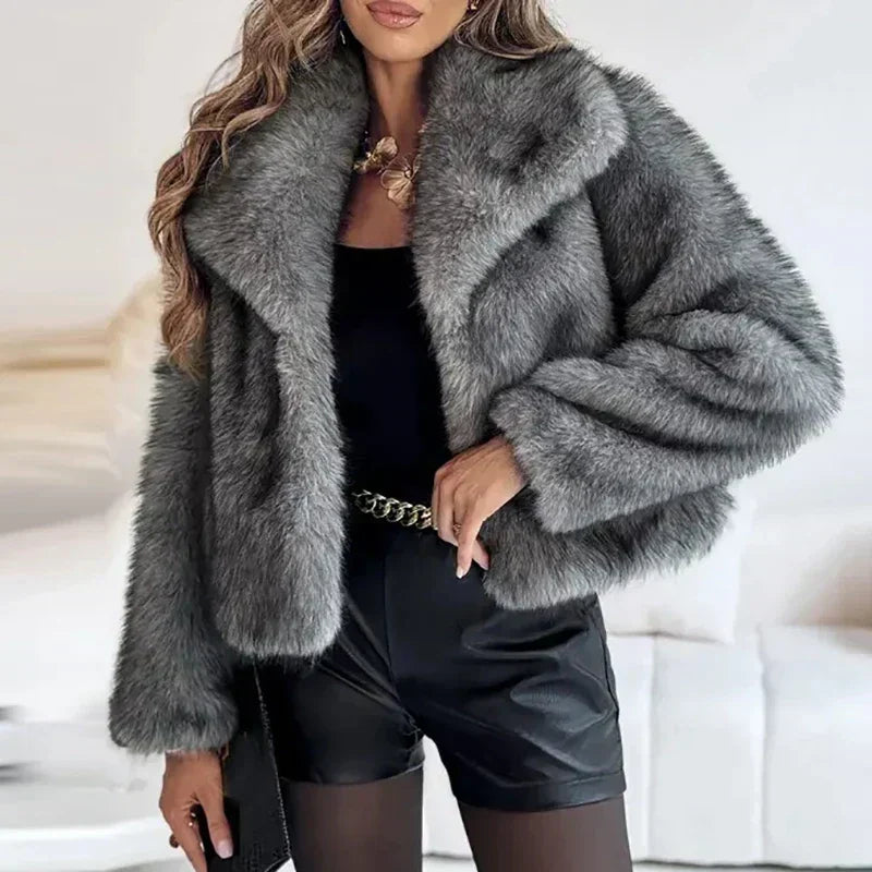 Cappotto Corto Lungo con Collo a Scialle – Spazio Moda