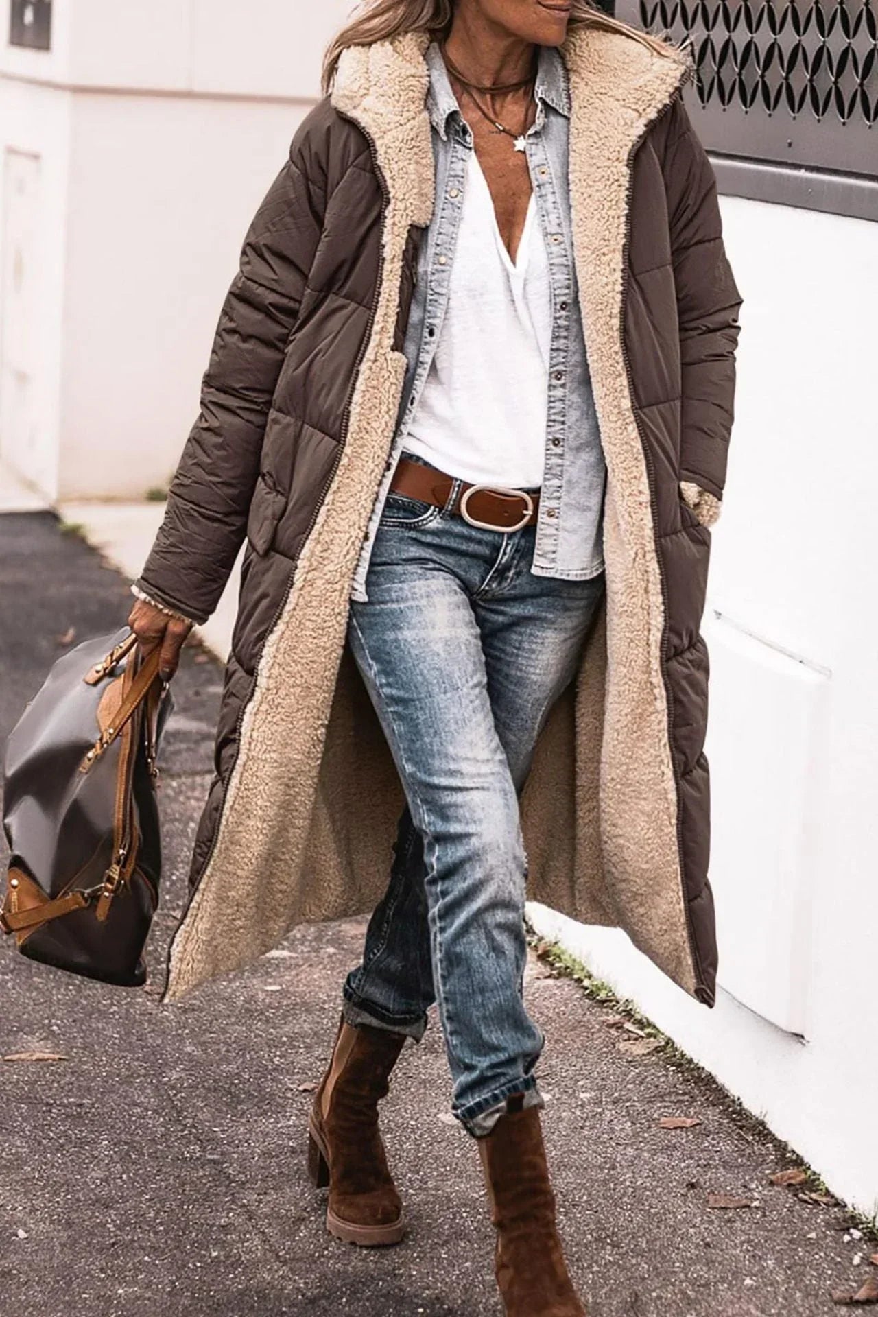 Cappotto Lungo con Cappuccio Aperto sul Davanti – Spazio Moda
